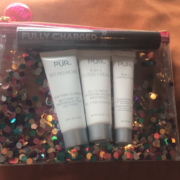 Pur | Travel size Cleanser, moisturizer, primer, and mascara(full size) bundle - Picture 3 of 3